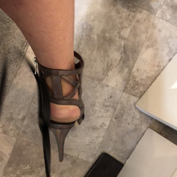 BCBGeneration size 10 silver / gray hologram / prismlike cage heels side zip - Picture 12 of 16